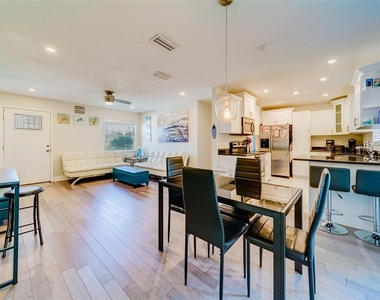 11472 Park Boulevard - Photo Thumbnail 5