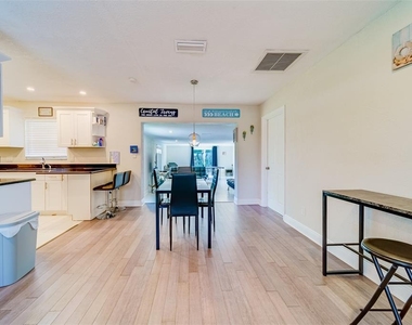 11472 Park Boulevard - Photo Thumbnail 6