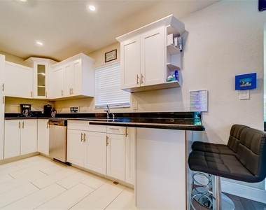 11472 Park Boulevard - Photo Thumbnail 9