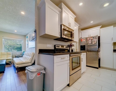 11472 Park Boulevard - Photo Thumbnail 10