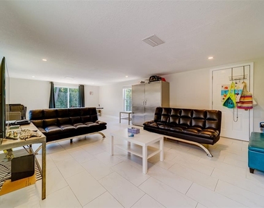 11472 Park Boulevard - Photo Thumbnail 16