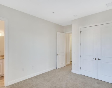 390 Newbury Place N - Photo Thumbnail 32