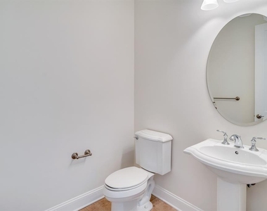 390 Newbury Place N - Photo Thumbnail 28