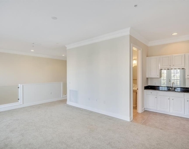 390 Newbury Place N - Photo Thumbnail 26