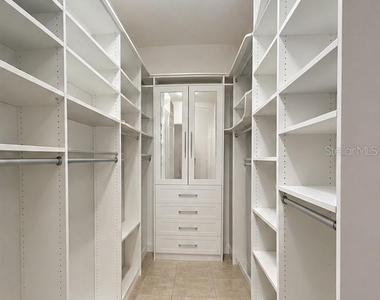 390 Newbury Place N - Photo Thumbnail 21