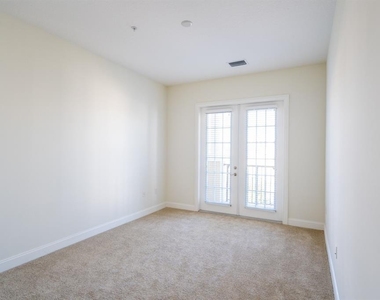 390 Newbury Place N - Photo Thumbnail 35