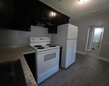 5164 Alpha Avenue - Photo Thumbnail 3