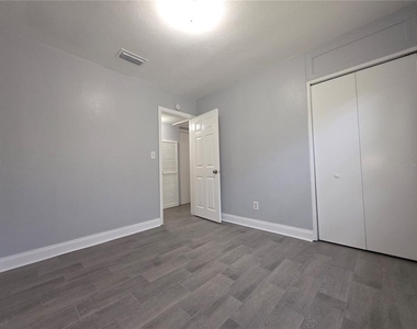 5164 Alpha Avenue - Photo Thumbnail 6