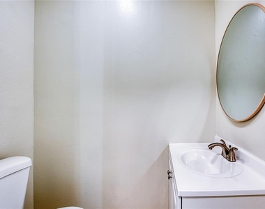 6704 Interbay Boulevard - Photo Thumbnail 8