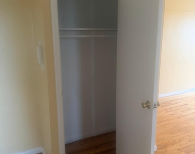 114 Street - Photo Thumbnail 6