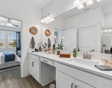 17307 Blue Walk Street - Photo Thumbnail 23