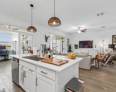 17307 Blue Walk Street - Photo Thumbnail 15