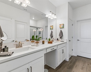 17307 Blue Walk Street - Photo Thumbnail 21