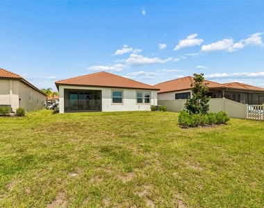 17307 Blue Walk Street - Photo Thumbnail 31
