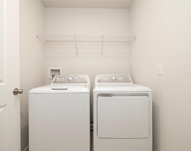 4298 Harbour Palm Drive - Photo Thumbnail 28