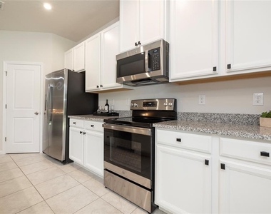 4298 Harbour Palm Drive - Photo Thumbnail 13