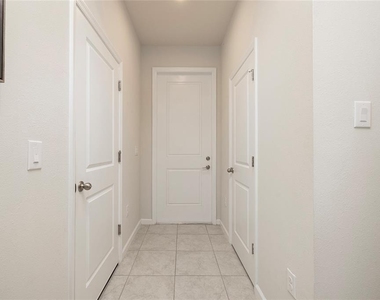 4298 Harbour Palm Drive - Photo Thumbnail 3