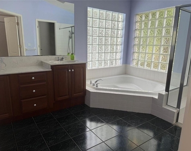 10609 Chambers Drive - Photo Thumbnail 11