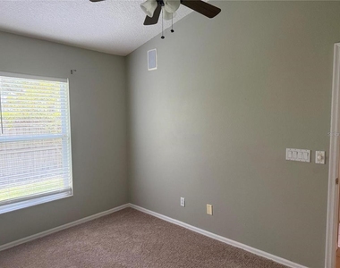 10609 Chambers Drive - Photo Thumbnail 5