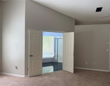 10609 Chambers Drive - Photo Thumbnail 9