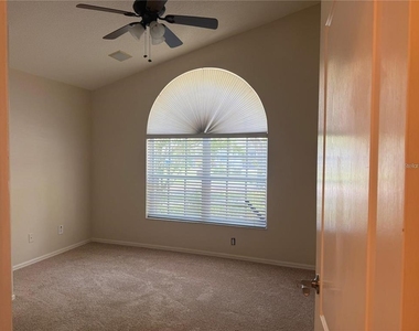 10609 Chambers Drive - Photo Thumbnail 2