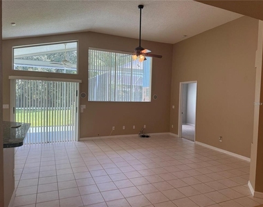 10609 Chambers Drive - Photo Thumbnail 4