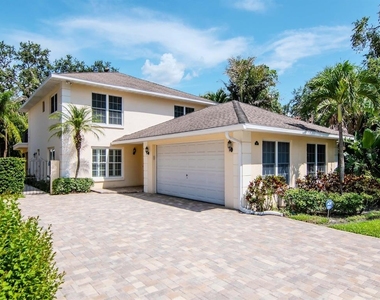 165 Baltic Circle - Photo Thumbnail 2