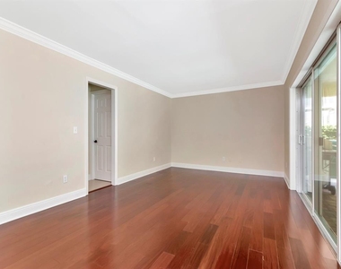 165 Baltic Circle - Photo Thumbnail 18