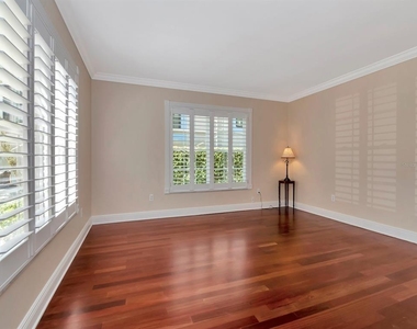 165 Baltic Circle - Photo Thumbnail 8