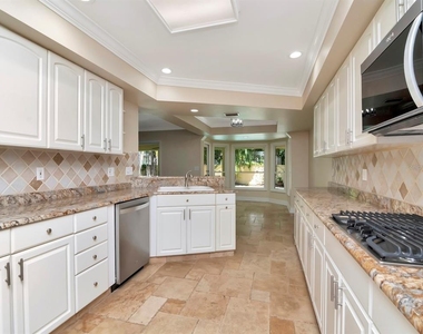 165 Baltic Circle - Photo Thumbnail 28