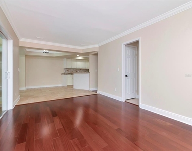 165 Baltic Circle - Photo Thumbnail 17