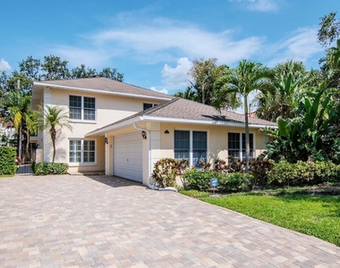 165 Baltic Circle - Photo Thumbnail 1