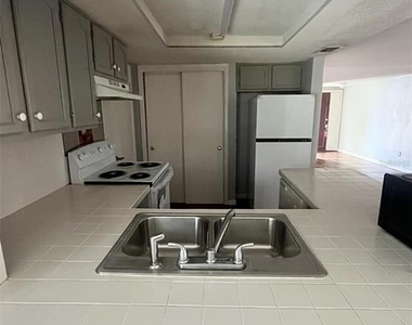 3702 Sail Drive - Photo Thumbnail 10
