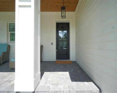 4117 W Euclid Avenue - Photo Thumbnail 1