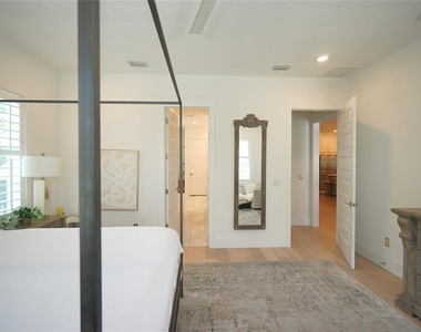 4117 W Euclid Avenue - Photo Thumbnail 21