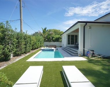 4117 W Euclid Avenue - Photo Thumbnail 2