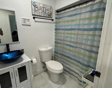 2626 E 28th Avenue - Photo Thumbnail 7