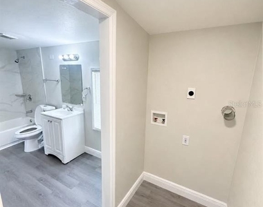 6219 N 43rd Street - Photo Thumbnail 5
