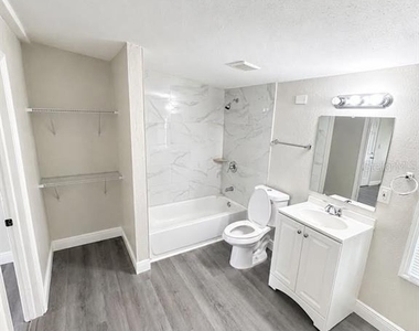 6219 N 43rd Street - Photo Thumbnail 4