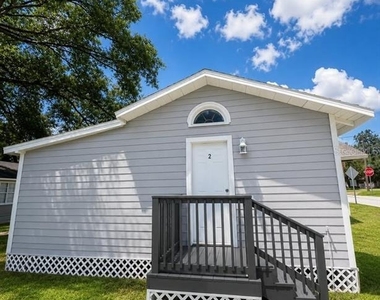 6219 N 43rd Street - Photo Thumbnail 3