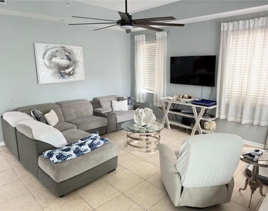 612 Wells Court - Photo Thumbnail 6