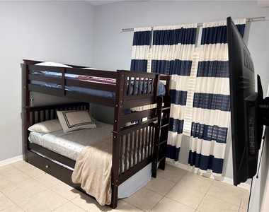 612 Wells Court - Photo Thumbnail 14