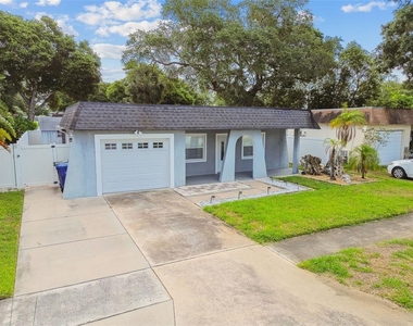 12257 Eldon Drive - Photo Thumbnail 2