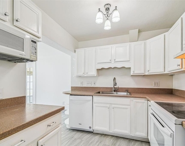 12257 Eldon Drive - Photo Thumbnail 24
