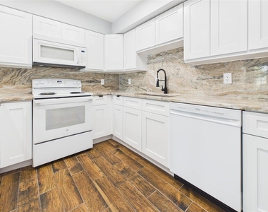 2415 W Jetton Avenue - Photo Thumbnail 9