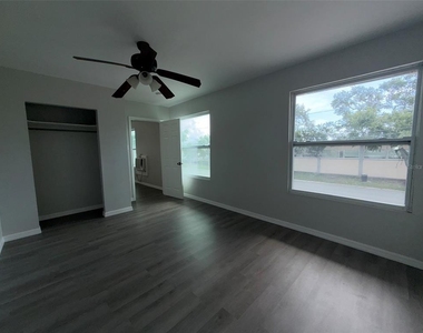 2400 25th Street N - Photo Thumbnail 9