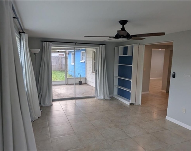 5637 Chipper Drive - Photo Thumbnail 7