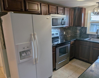 5637 Chipper Drive - Photo Thumbnail 5