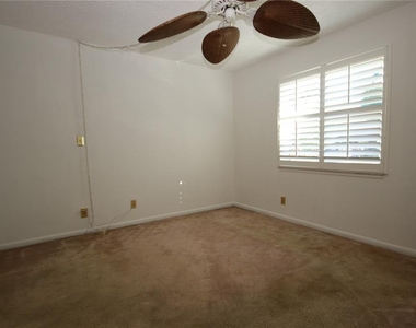 2084 Sunset Grove Lane - Photo Thumbnail 9