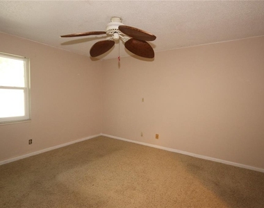 2084 Sunset Grove Lane - Photo Thumbnail 13